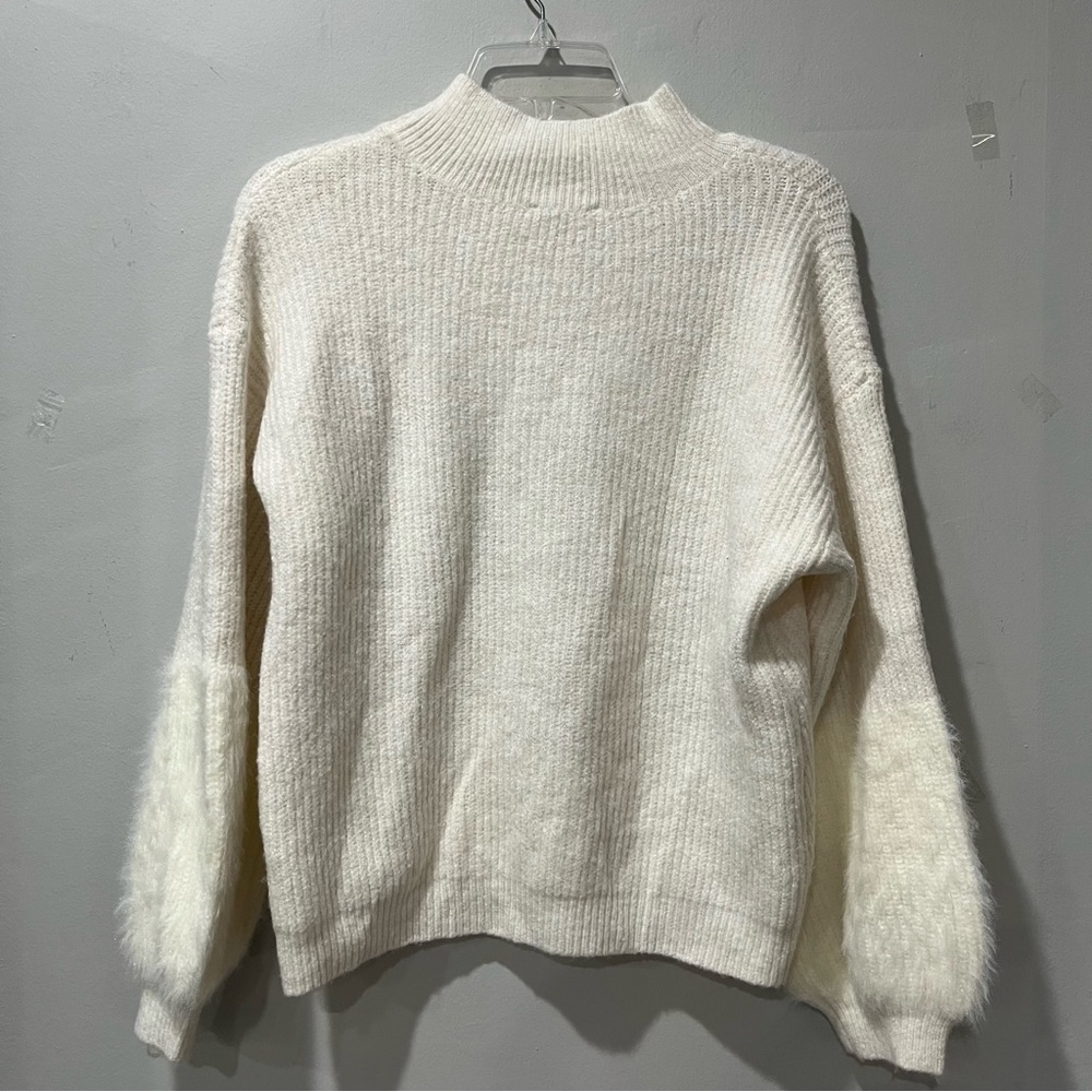 Amaryllis Cream Medium Turtleneck Balloon Long Sleeve Soft - Picture 8 of 8